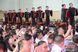 成人礼男生走拍视频,男生走拍视频中的青春足迹