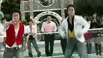 成人礼进屋视频,青春蜕变，共赴成长之旅