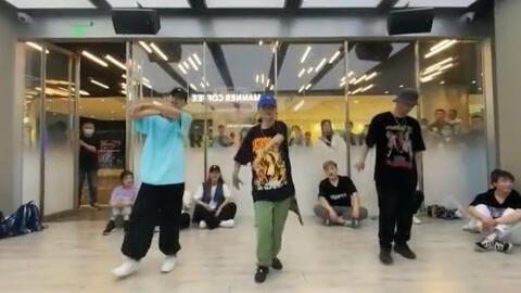 成人跳舞快乐崇拜视频,成人快乐崇拜的舞蹈盛宴